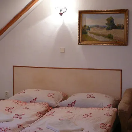 Rodinny S Restauraci - Hospudka Na Navsi Affittacamere *