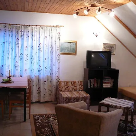 Maison d'hôtes Rodinny S Restauraci - Hospudka Na Navsi Hlásná Třebaň